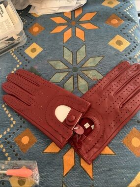 Classic Burgundy Leather Driving Gloves with Snap Closure